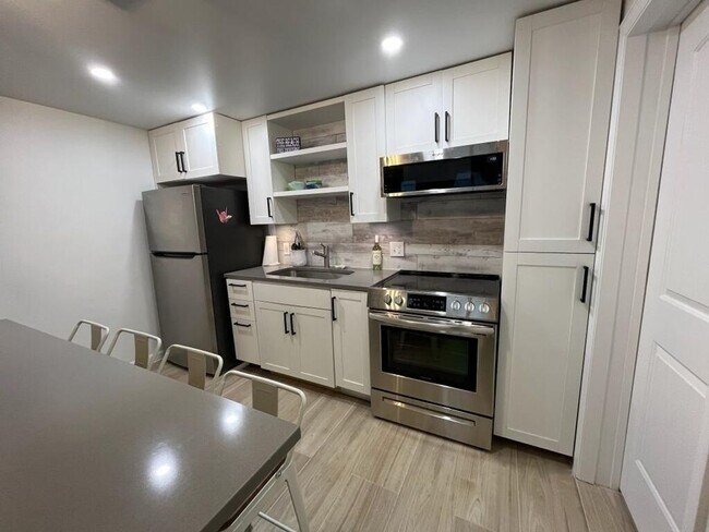 Building Photo - 1 Bedroom Condo in Vero Beach