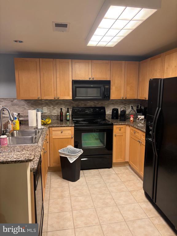 Foto del edificio - 777 7th St NW