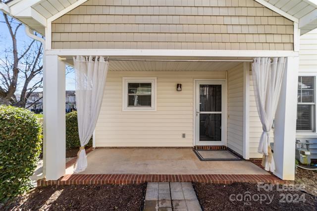 Building Photo - 16842 Bridgeton Ln