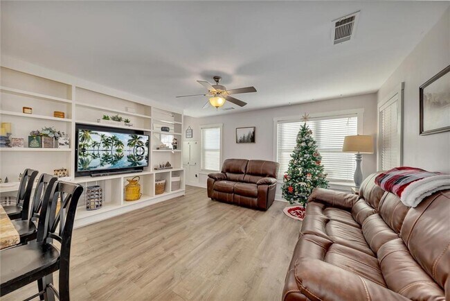 Building Photo - 153 Hood Park Ct