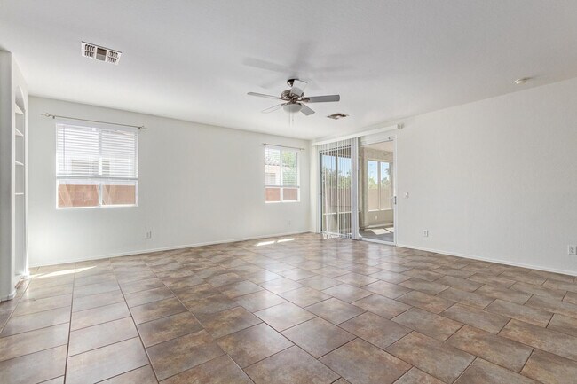 Foto del edificio - 7407 W Darrow St