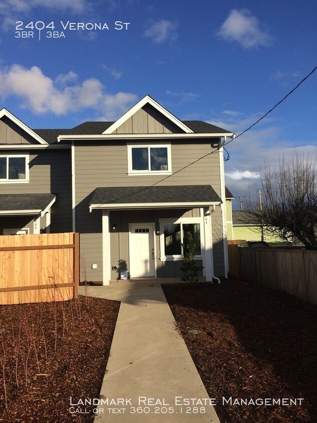 Primary Photo - 3 Bedroom, 2.5 Bath Duplex!