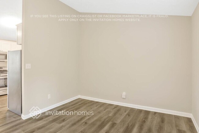 Foto del edificio - 3920 Wood Path Ln
