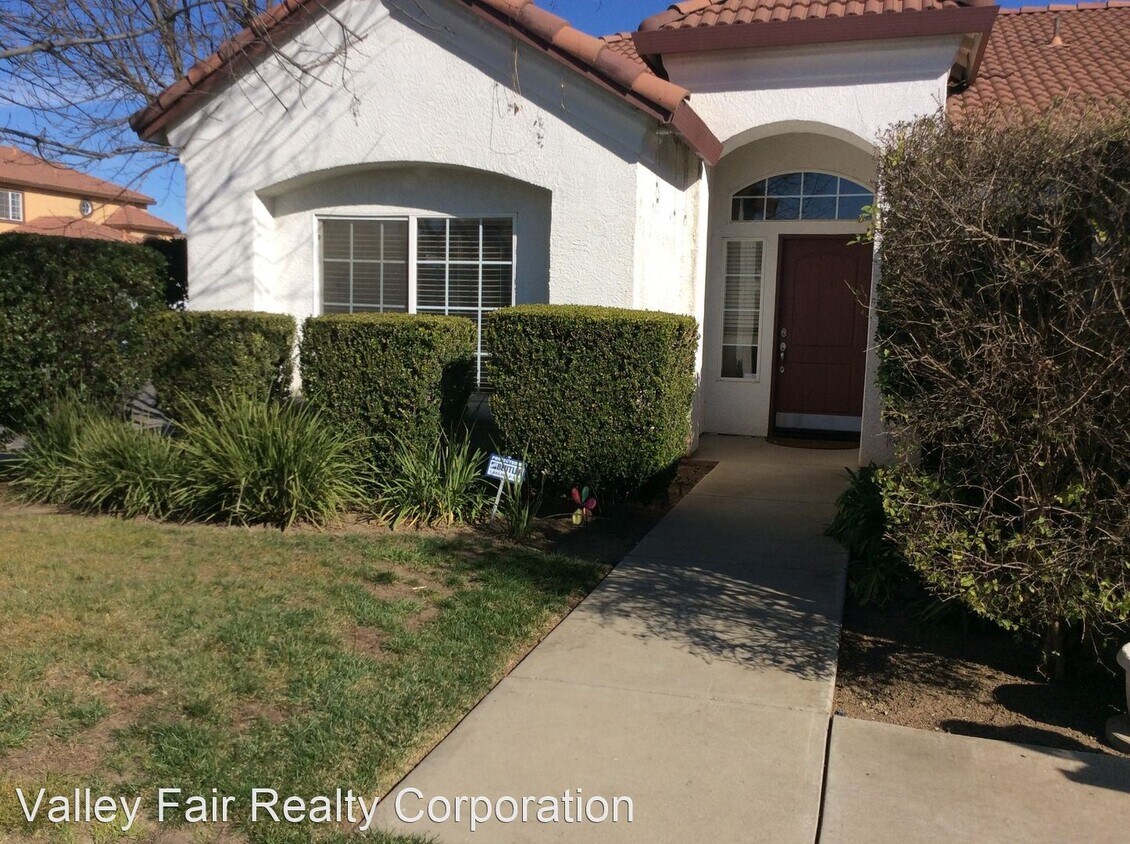 Primary Photo - 920 Ida Way