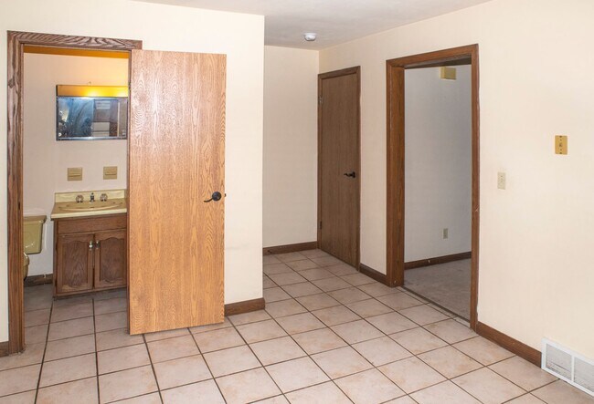 Foto del edificio - 3823-29-4029 Lancaster Rd