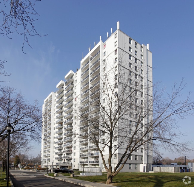 Building Photo - Lakewood Apartments I