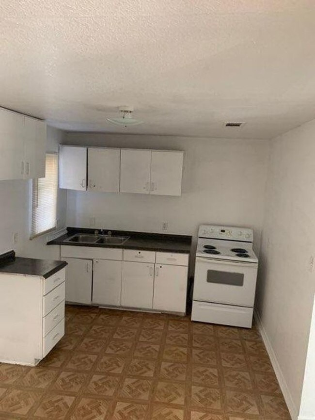 Building Photo - 4 Bedroom Home in East Arlington!