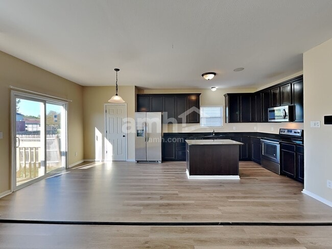 Building Photo - 8333 Parori Ln