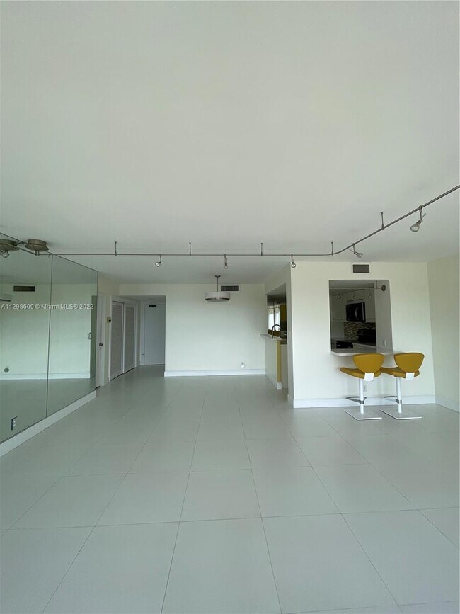 Building Photo - 2100 S Ocean Dr