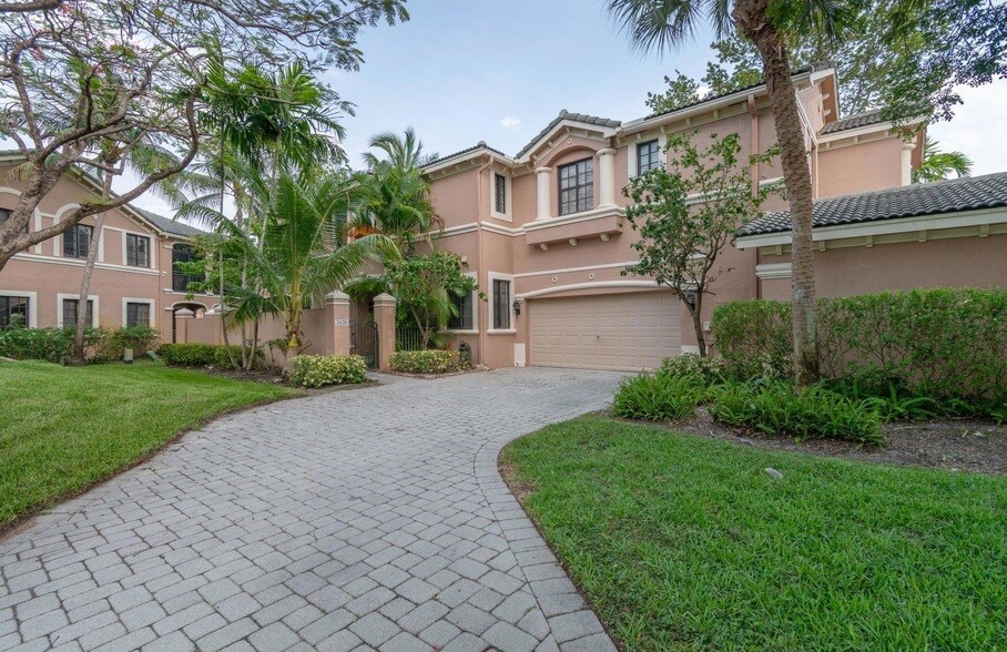 Primary Photo - 2620 Center Ct Dr