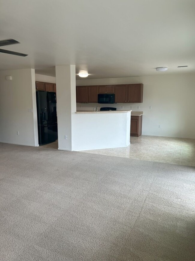 Building Photo - Save with SOLAR Unfurnished  1 loft -  2 c...