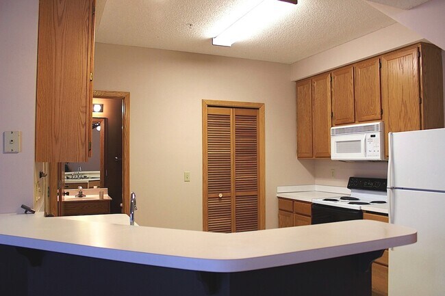 Building Photo - 8789 Branson Dr