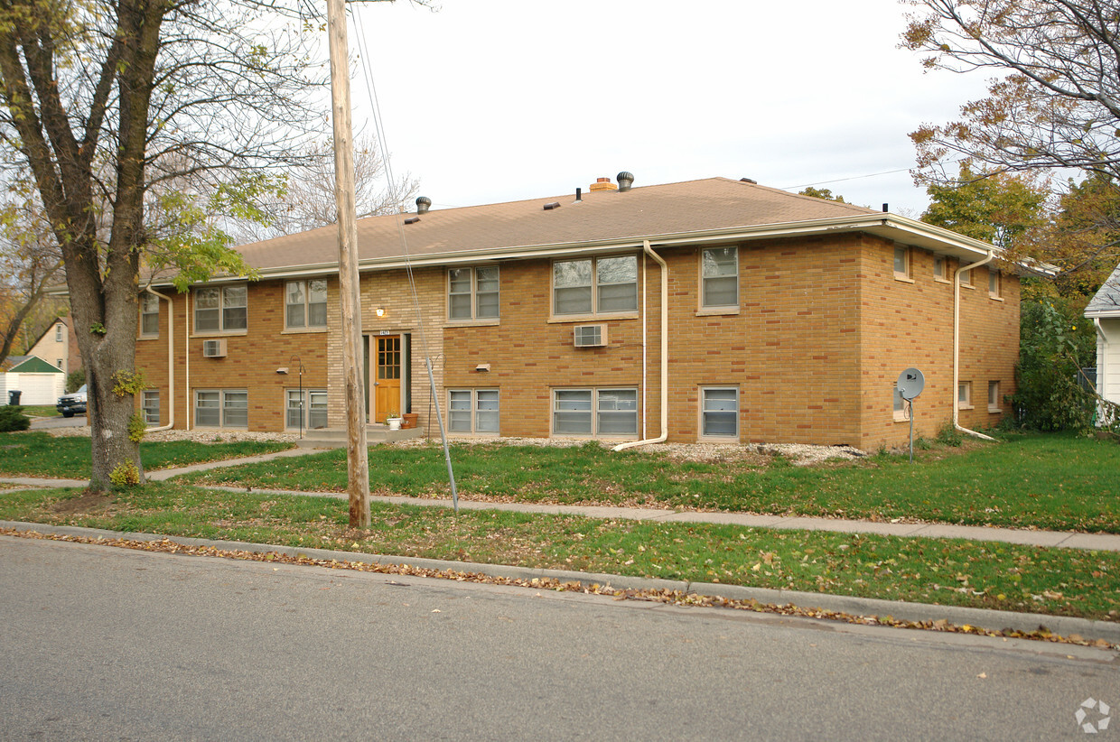 Building Photo - 1485 Ivy Ave E