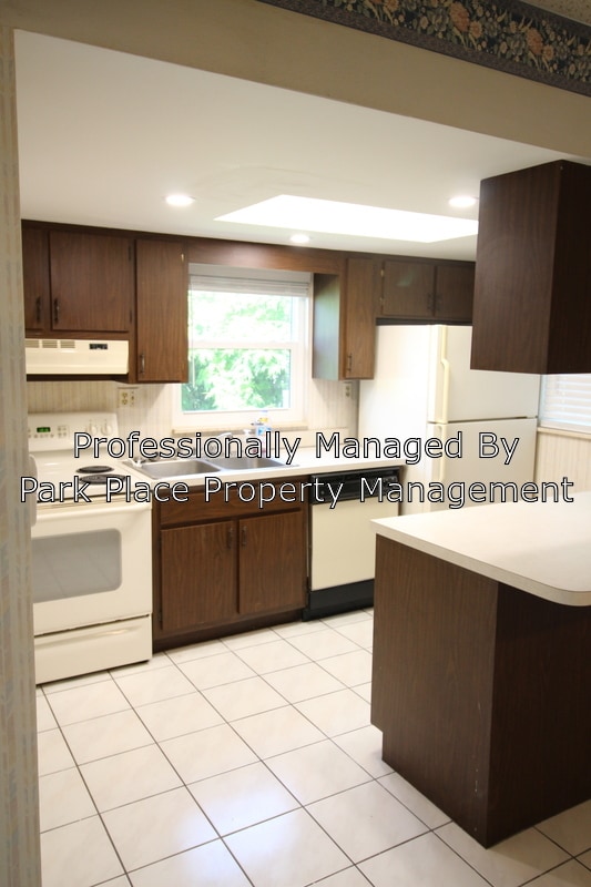 Building Photo - 4201 Parkside Dr