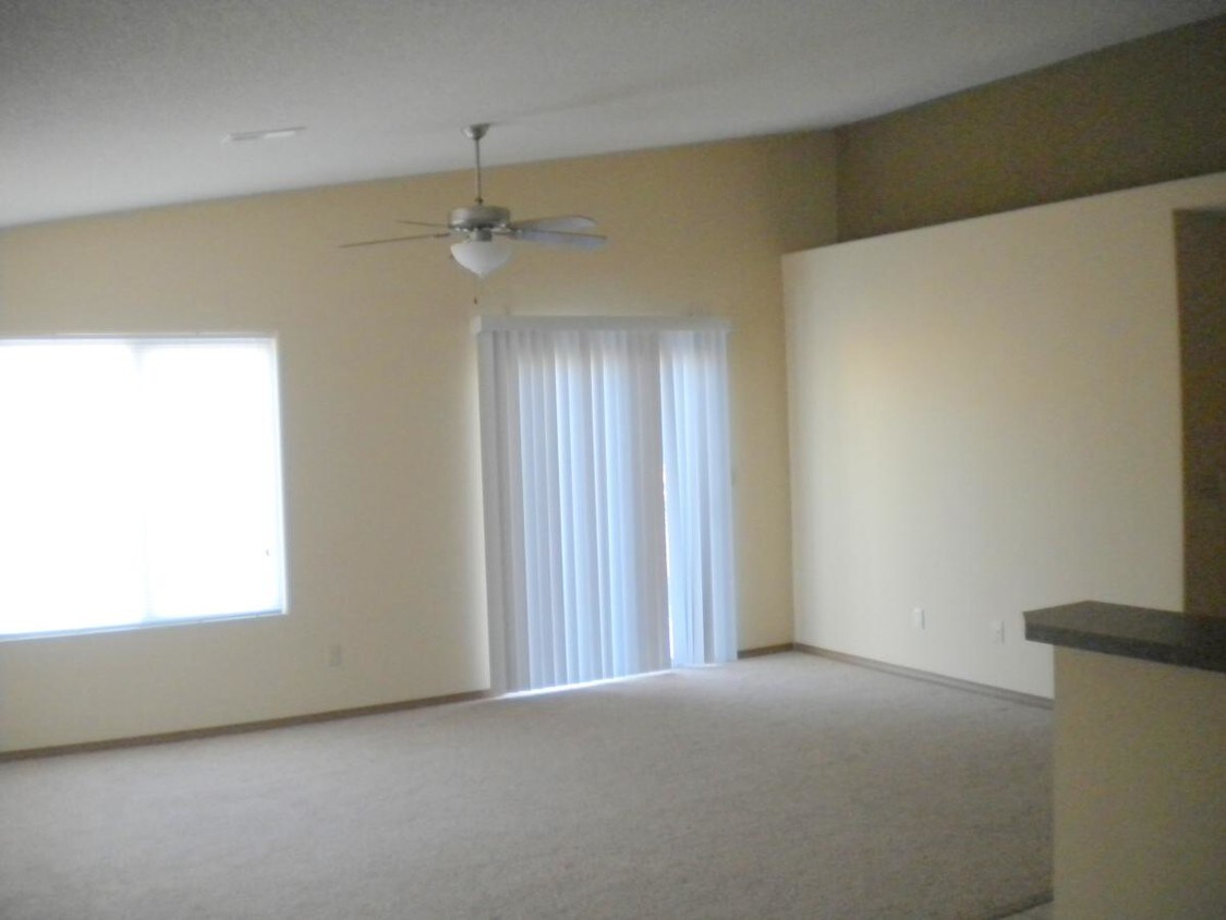 209 S Queen Cir, Maize, KS 67101 House Rental in Maize, KS