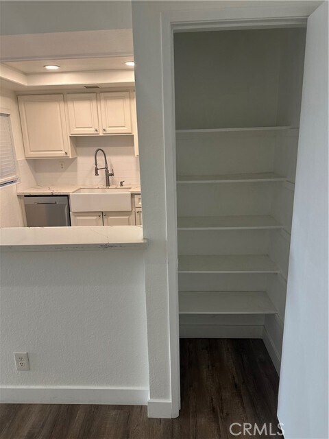 Foto del edificio - 22749 Lakeway Dr