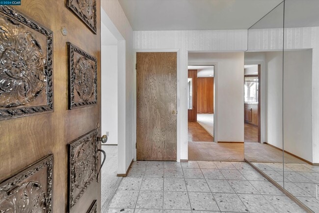 Building Photo - 770 Crossbrook Dr