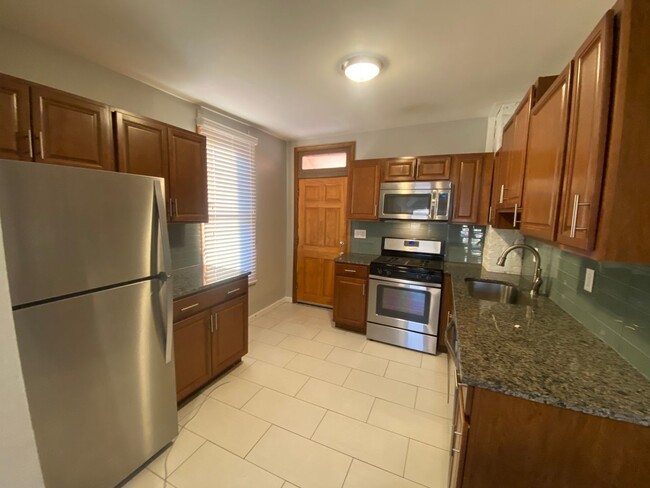 Foto del edificio - 2409 Glenmawr Ave