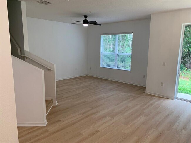 Foto del edificio - 1552 Broken Oak Dr