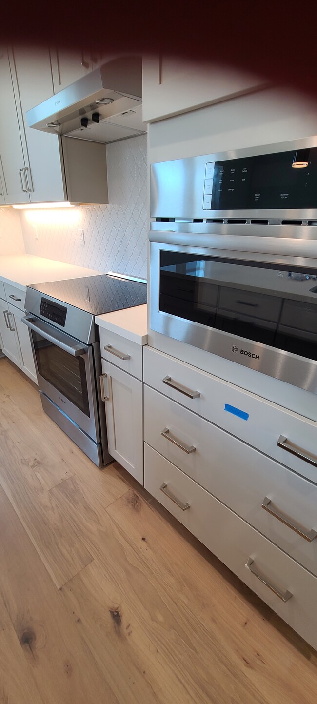 Upgraded Bosch Appliance Kitchen - 5601 Linen Ct