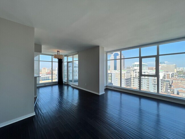Foto del edificio - Downtown Long Beach - West Ocean - 1 Bedroom - Stunning Ocean Views - Gorgeous!!!!!!