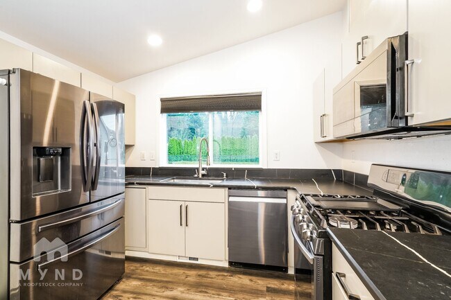 Building Photo - 16310 72nd Ave E