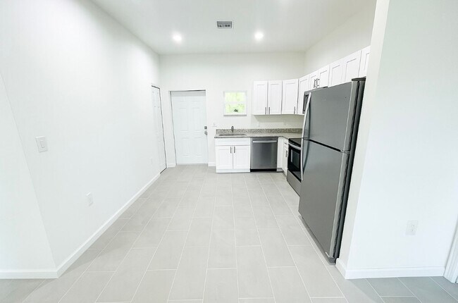 Foto del edificio - BRAND NEW 2/2/1 SINGLE FAMILY-SW LEHIGH AC...