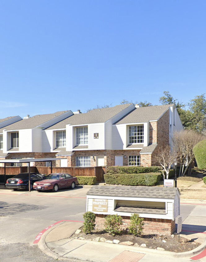 Primary Photo - 12921 Abrams Rd