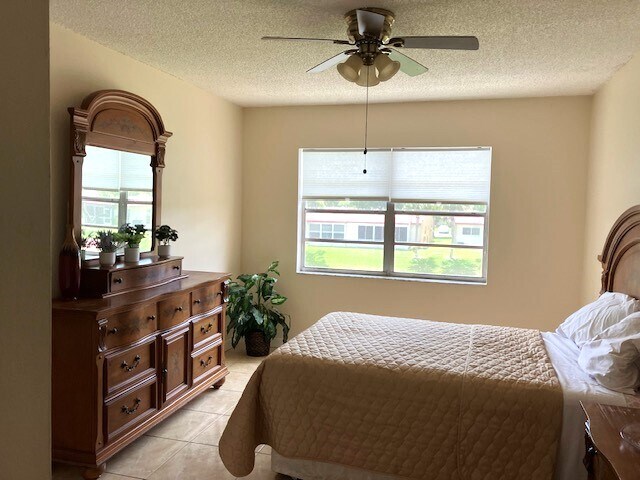 Master Bedroom - 178 Lake Frances Dr