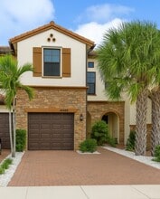 Building Photo - 10450 Wellington Parc Dr