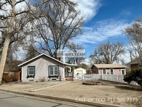Building Photo - 805 Paseo Rd
