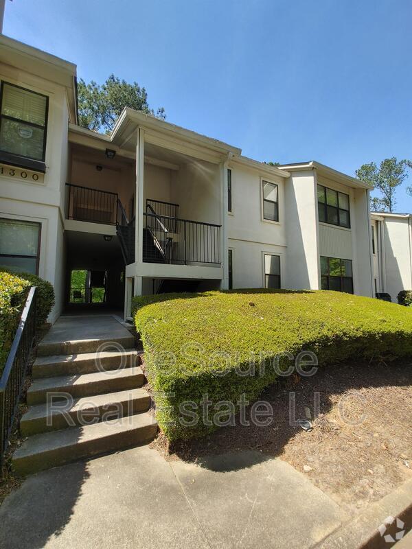 Building Photo - 1310 Old Hammond Chase