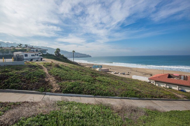 Sea Breeze Apartments At The Beach Redondo Ca Building Photo Sea Breeze Apartments At The Beach