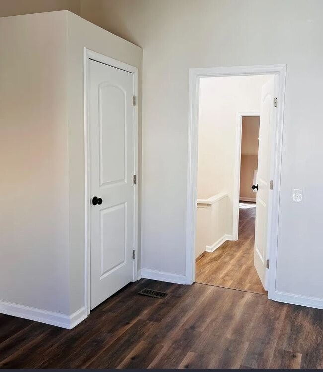 Building Photo - Gough