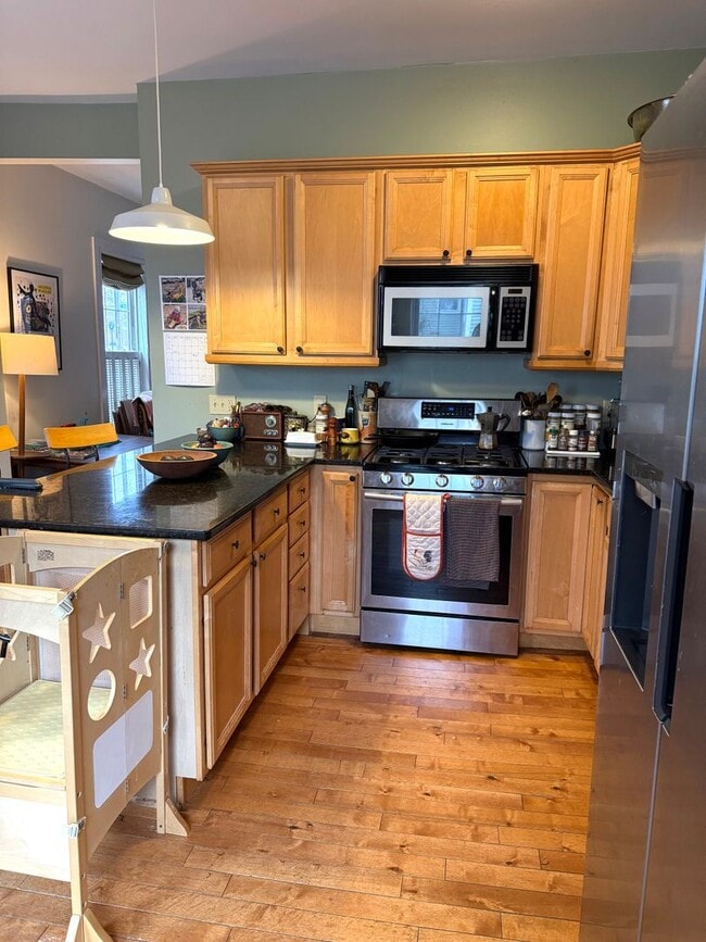 Building Photo - Charming 2 Bed + 2 Bath Condo in the West End!