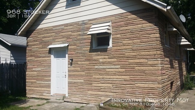 Building Photo - Small 3 bedroom near McLaren!