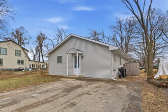 Building Photo - 7611 South Dr