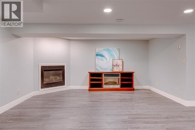 Building Photo - 824 Lake Trail Dr