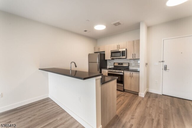 Foto del edificio - 72 S Essex Ave