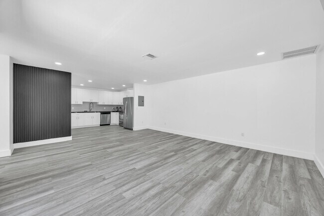 Foto del edificio - 8010 Ambach Way