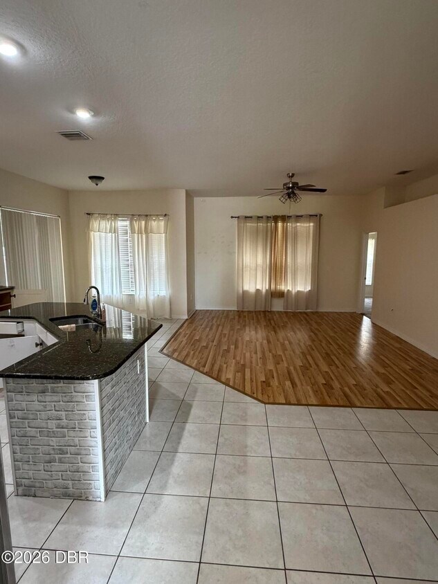 Building Photo - 1224 Buffing Cir SE