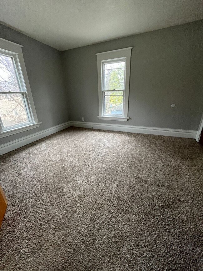 Building Photo - 3 Bed 1 Bath House