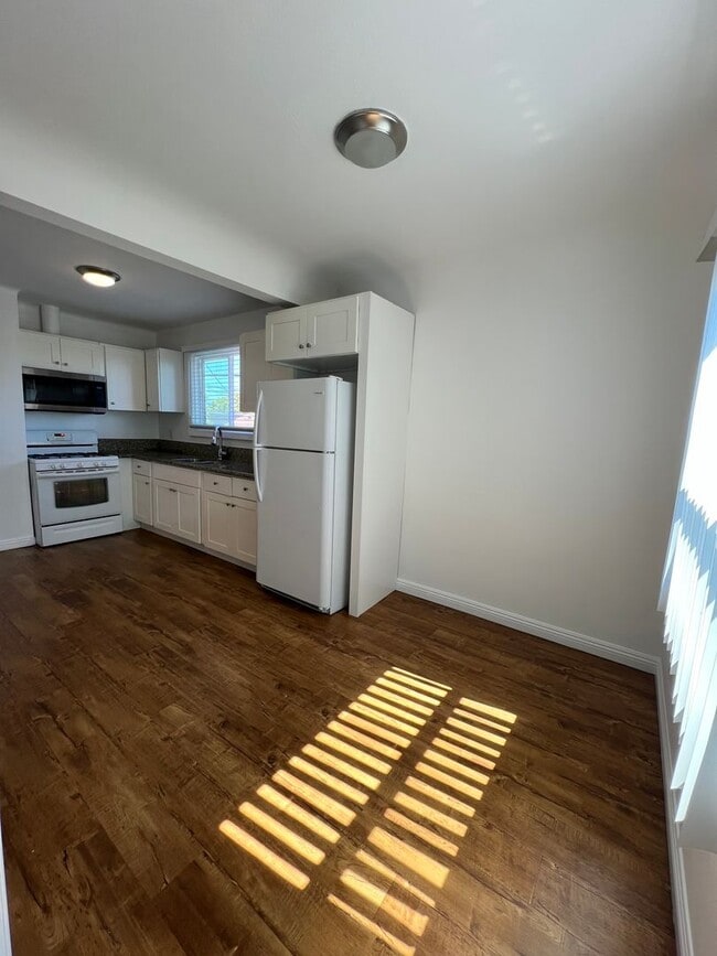 Photo - 4172 S Hobart Blvd Apartment