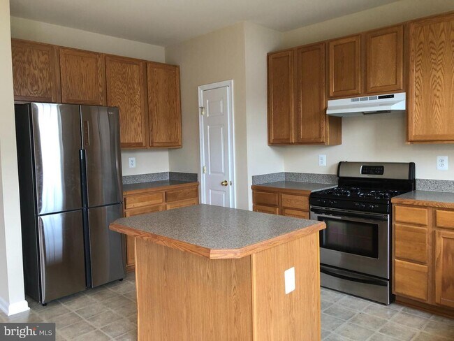 Building Photo - 103 Douglas Dr