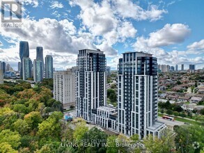 Building Photo - 204-1204 Burnhamthorpe Rd E