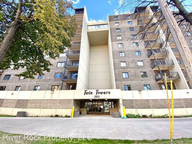 Building Photo - 2 br, 1.5 bath House - 1110 3rd Ave N #502W