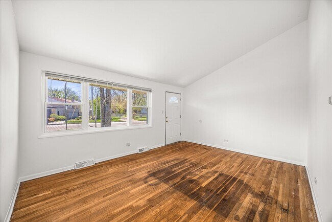 Foto del edificio - 13313 S Eberhart Ave