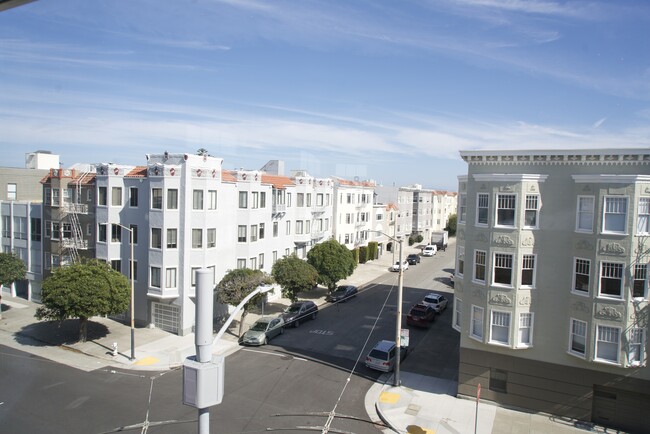 View of Divisadero - 1921 Jefferson St