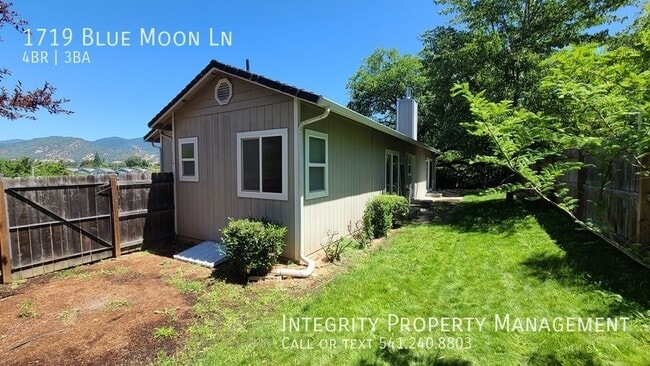 Building Photo - 1719 Blue Moon Ln