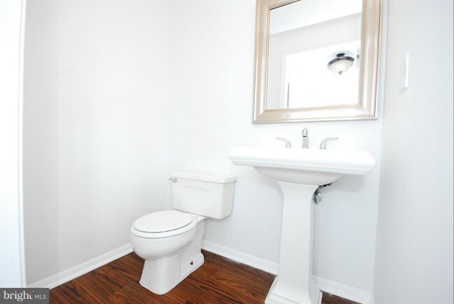 Building Photo - 5312 Avalon Pl
